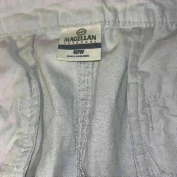 Magellan Outdoors Shorts  Mens Size 40W Gray Zip Pockets Button Casual Adult - Picture 4 of 5